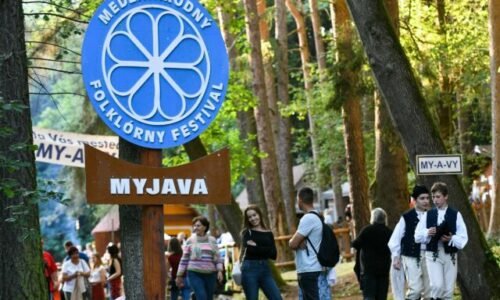 Na Medzinárodnom folklórnom festivale Myjava 2025 sa predstaví takmer 2000 účinkujúcich, chýbať nebude ani jarmok či koštovka páleného