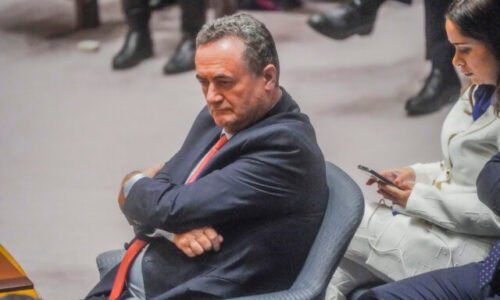 Izraelský minister obrany prikázal armáde rázne reagovať, ak Teherán poruší prímerie