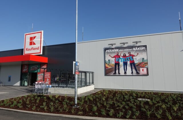 461623_foto-1-640x420.jpg Štvrťstoročie rastu: Kaufland otvoril novú predajňu v Topoľčanoch, má ich už 85