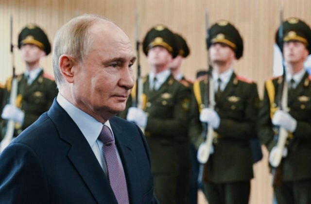 461759_eurasian_economic_forum_64416-640x420.jpg Nové preteky v zbrojení by podľa šéfa poľskej diplomacie mohli viesť k pádu Putinovho režimu