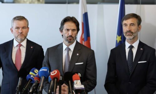 Minister Kaliňák predstavil Národné obranné sily. Cieľom je pripraviť občanov na krízy aj získať zálohy pre armádu – VIDEO