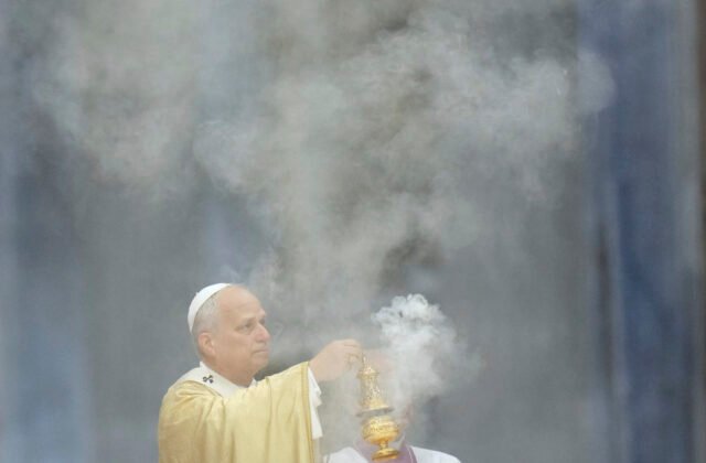 463311_aptopix_vatican_pope_50167-640x420.jpg Pápež Lev XIV. vysvätil nových kňazov, je medzi nimi aj rodák zo Spišskej Belej