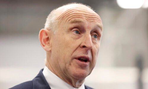 NATO nedovolí, aby svet zabudol na Ukrajinu, odkázal Healey. Putin vraj prekročil hrozivý míľnik obetí
