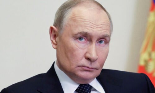 Putin priznal finančné problémy, Rusko začne od budúceho roka šetriť na armáde