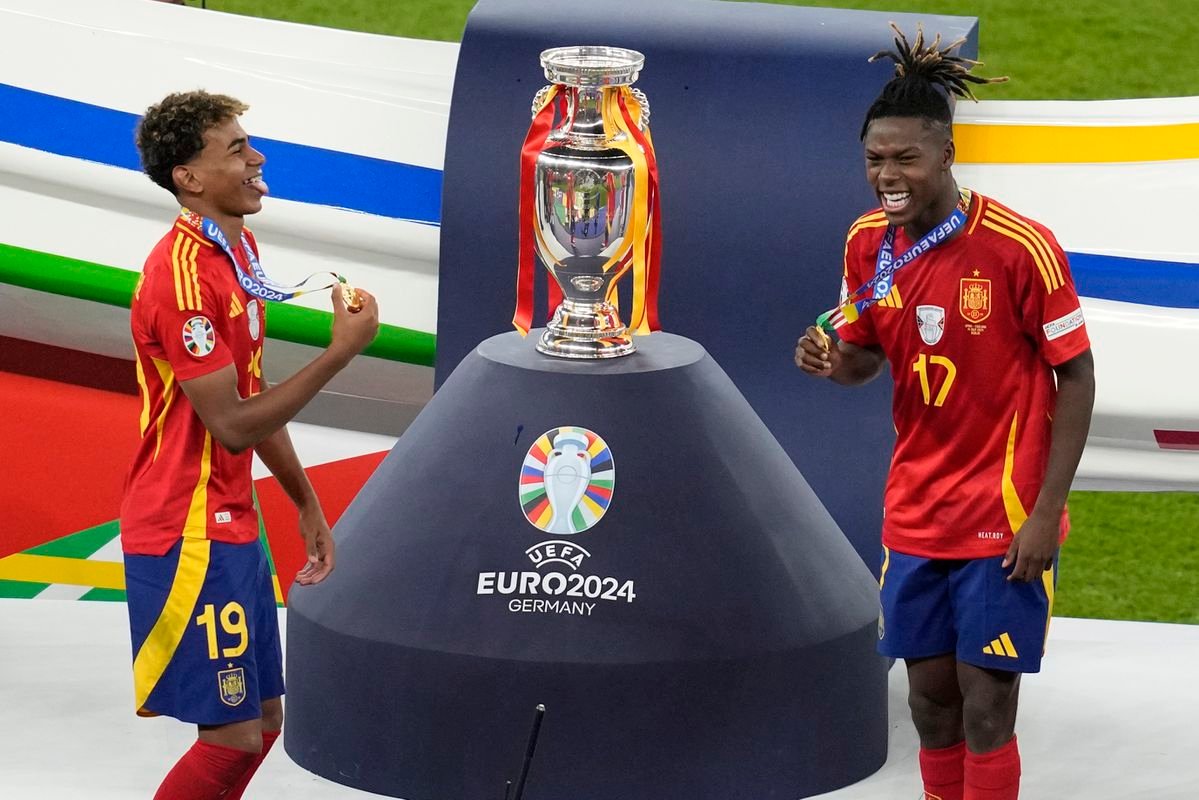 Barcelona váha s angažovaním veľkej posily. Môže za to vzťah s Laminom Yamalom
