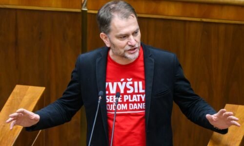 KDH víta zhodu na samite NATO, hnutie Slovensko sa obáva utajených nákupov
