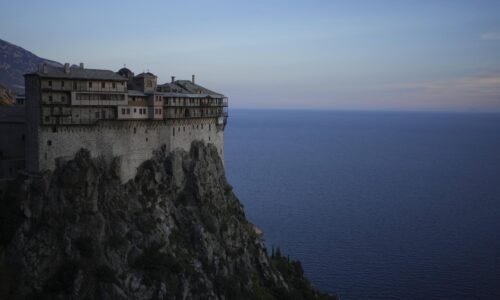 Grécko zasiahlo zemetrasenie, otriaslo mníšskou enklávou na hore Athos