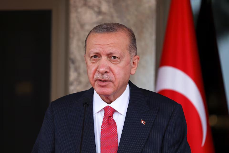 V Turecku zadržali novinára za údajné vyhrážanie sa Erdoganovi V Turecku zadržali novinára za údajné vyhrážanie sa Erdoganovi