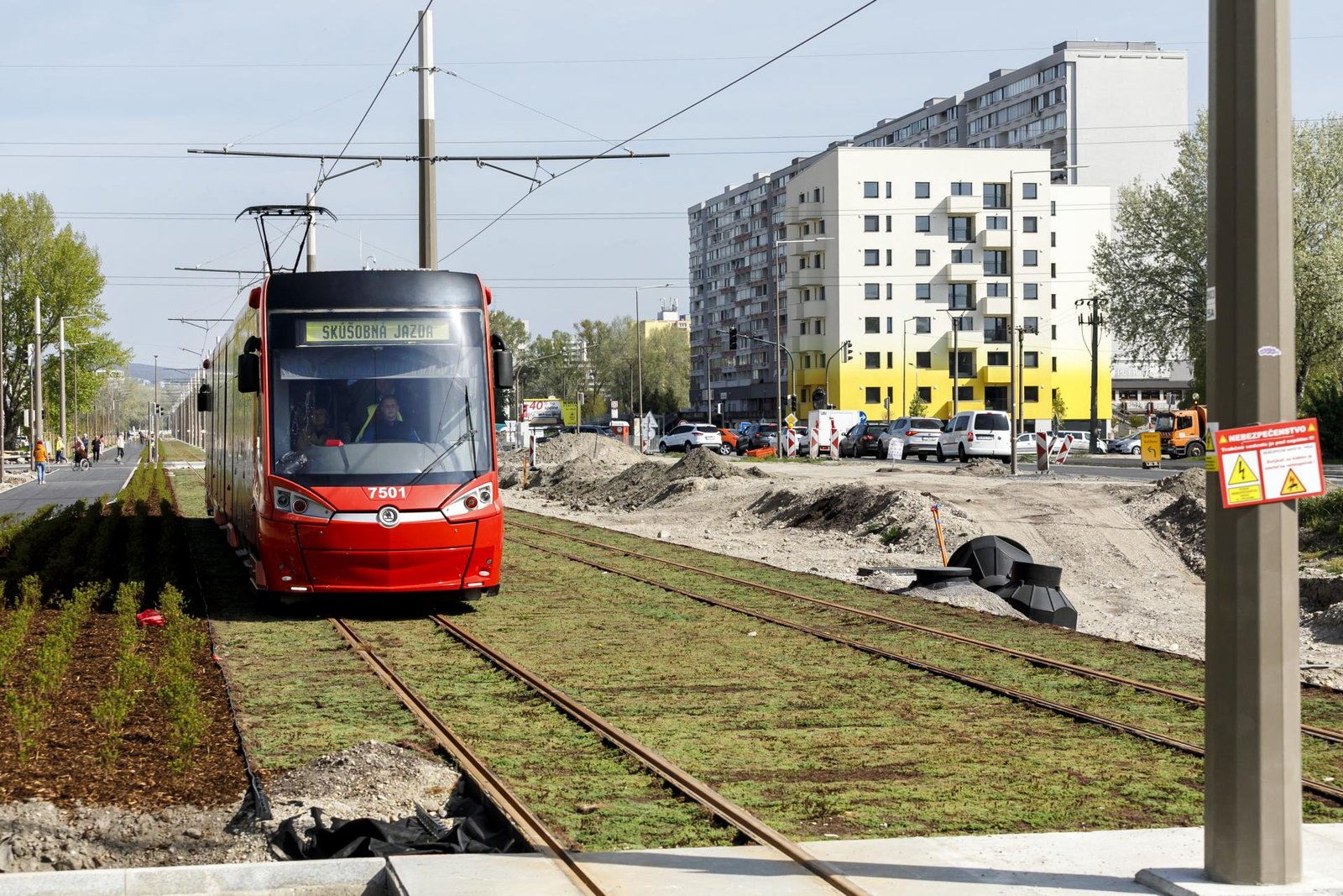 Bratislava pokračuje v rokovaniach s rezortom kultúry o pozemkoch pre električku Bratislava pokračuje v rokovaniach s rezortom kultúry o pozemkoch pre električku