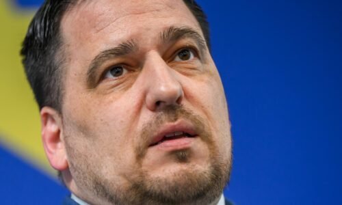 Zdechovský tvrdí, že má dôkazy a opísal, ako fungovali podvody v PPA. Ministrovi Takáčovi posiela odkaz