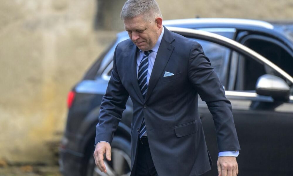 Fico reaguje na aktuálne politické otázky