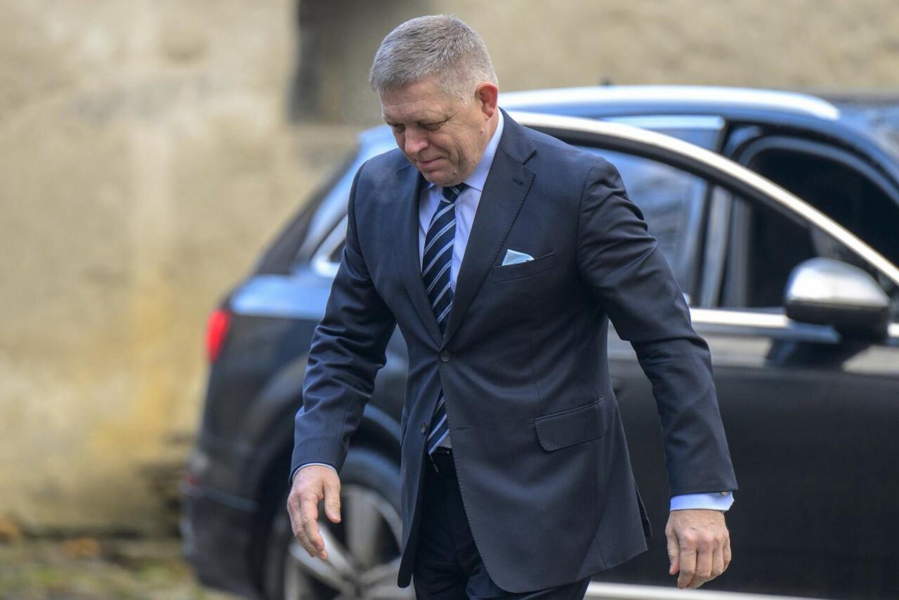 Fico reaguje na aktuálne politické otázky