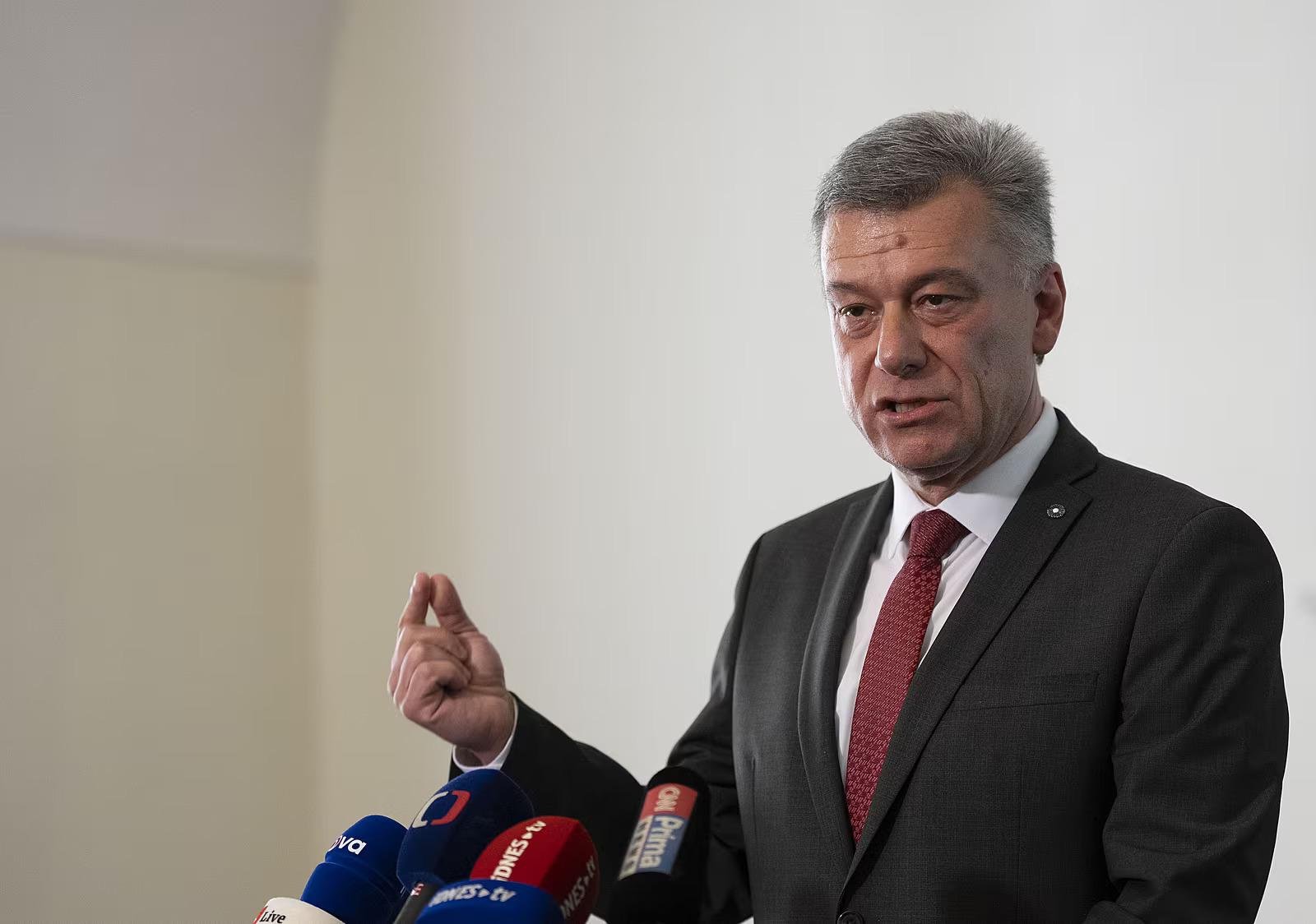 Český minister spravodlivosti v demisii Blažek pozastavil členstvo v ODS Český minister spravodlivosti v demisii Blažek pozastavil členstvo v ODS