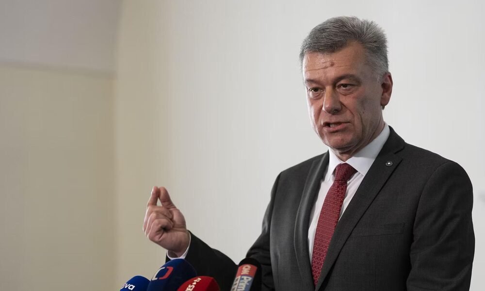 Český minister spravodlivosti v demisii sa za prijatie bitcoinov ospravedlnil, situáciu vraj podcenil