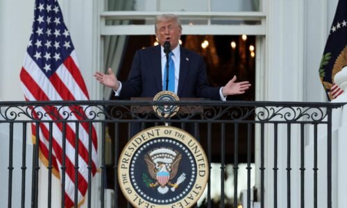 Trump zakáže od pondelka vstup do USA ľuďom z 12 krajín, chce tak chrániť „národnú bezpečnosť“