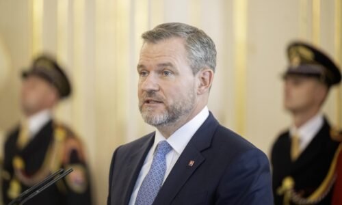 Pellegrini sa ani v paláci neodsekol od Hlasu. Ohrozuje tým vlastné plány