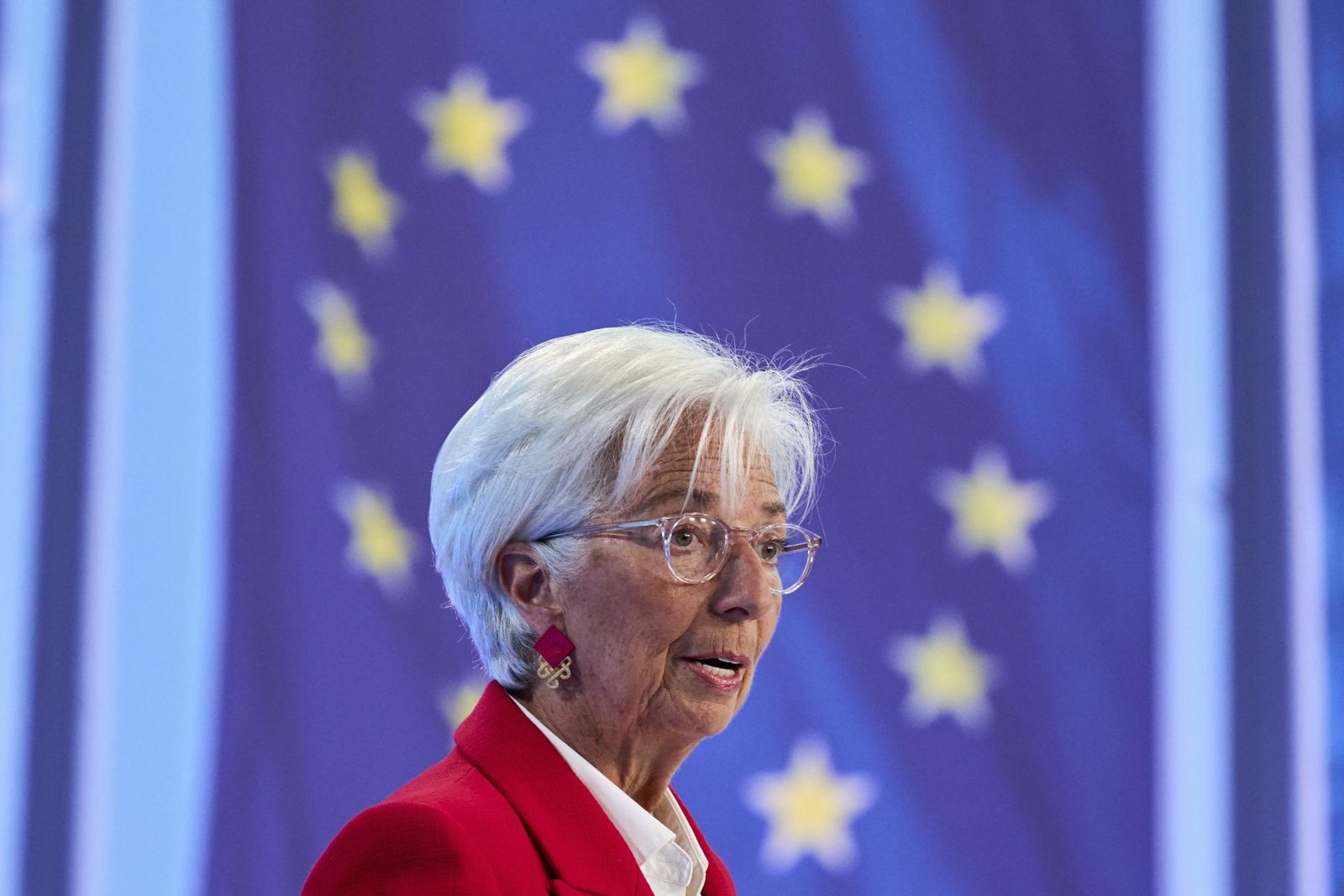 Dosiahnutie inflačného cieľa ECB je na dosah, tvrdí Lagardová a hovorí o cenovej stabilite Dosiahnutie inflačného cieľa ECB je na dosah, tvrdí Lagardová a hovorí o cenovej stabilite
