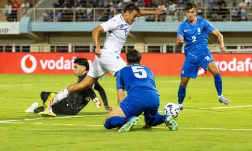 Slovenskí futbalisti prehrali v prípravnom zápase proti Grécku. Fyzicky sme odpadli, zhodnotil tréner Calzona