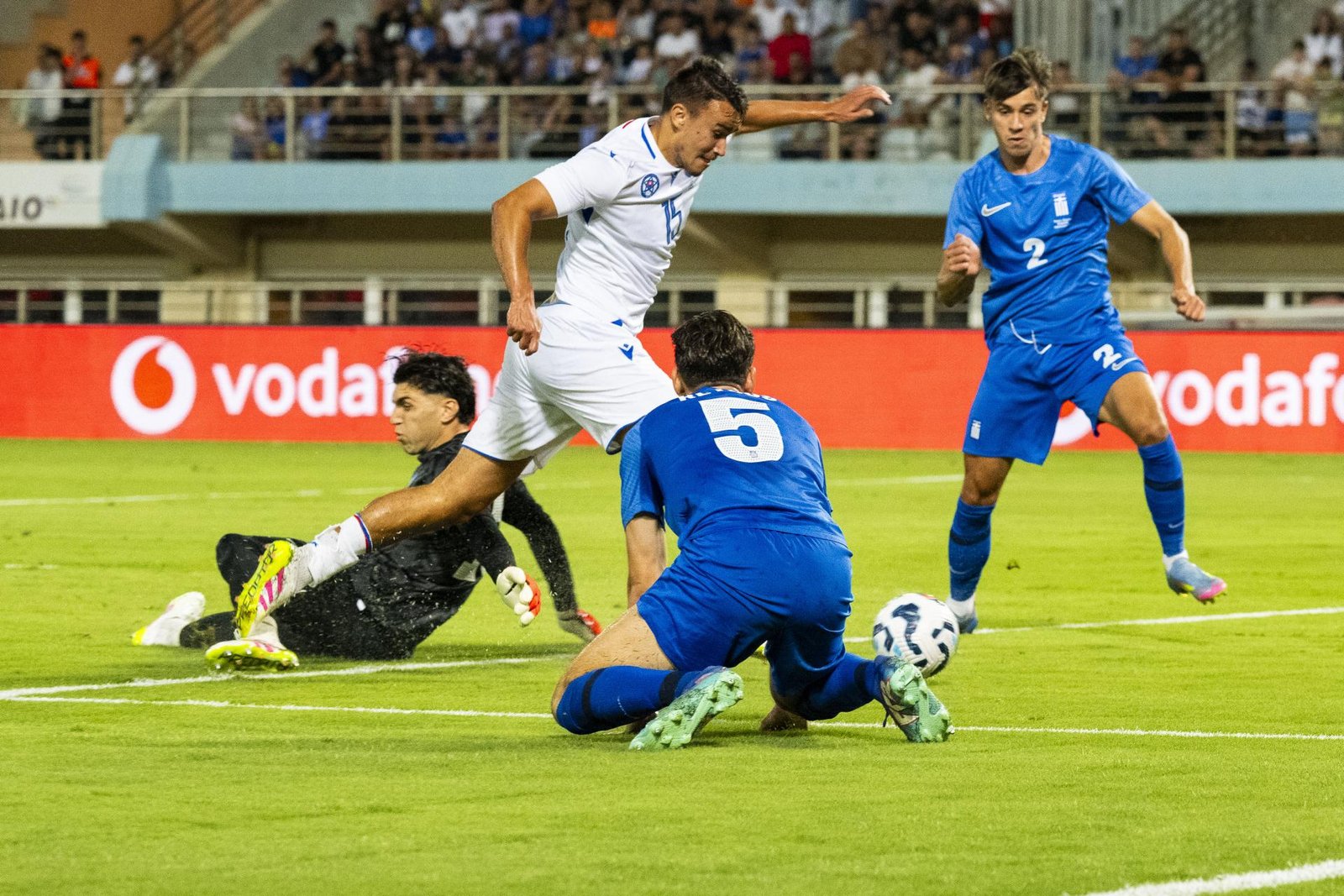 Slovenskí futbalisti prehrali v prípravnom zápase proti Grécku. Fyzicky sme odpadli, zhodnotil tréner Calzona Slovenskí futbalisti prehrali v prípravnom zápase proti Grécku. Fyzicky sme odpadli, zhodnotil tréner Calzona