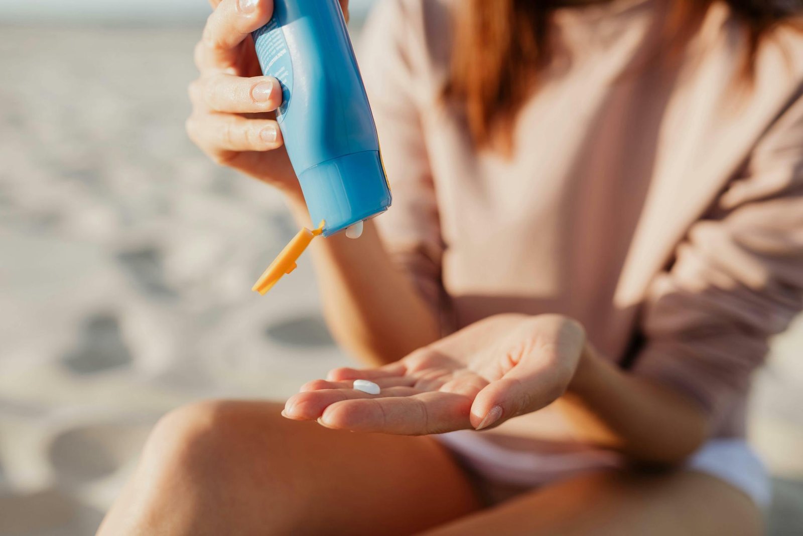 Veľa ľudí netuší, čo znamená SPF. Prehľad toho, kedy a ako použiť opaľovací krém, či ktorý je pre vás najlepší Veľa ľudí netuší, čo znamená SPF. Prehľad toho, kedy a ako použiť opaľovací krém, či ktorý je pre vás najlepší
