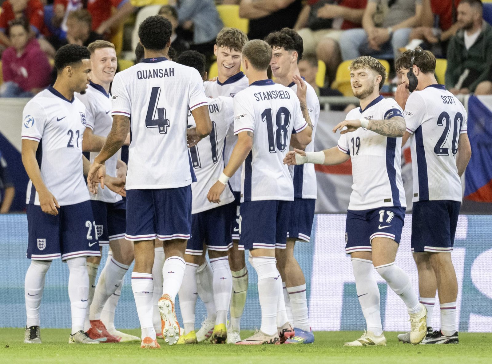 ME21: Anglickí futbalisti remizovali so Slovinskom, Ukrajina zdolala Fínsko ME21: Anglickí futbalisti remizovali so Slovinskom, Ukrajina zdolala Fínsko