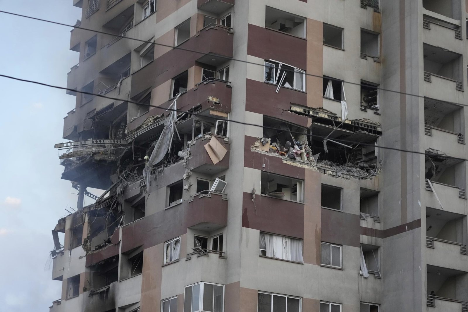 Pri izraelských útokoch zahynuli ďalší dvaja iránski generáli. Izrael hovorí o 20 vojenských činiteľoch