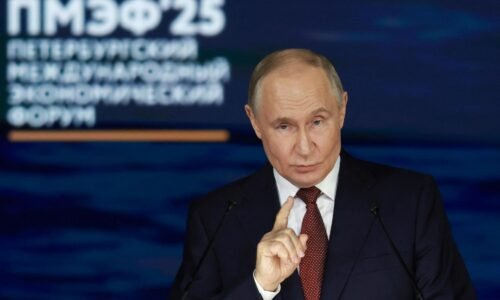 Vojna na Ukrajine ruskú ekonomiku neničí, nesmieme dopustiť recesiu, povedal Putin