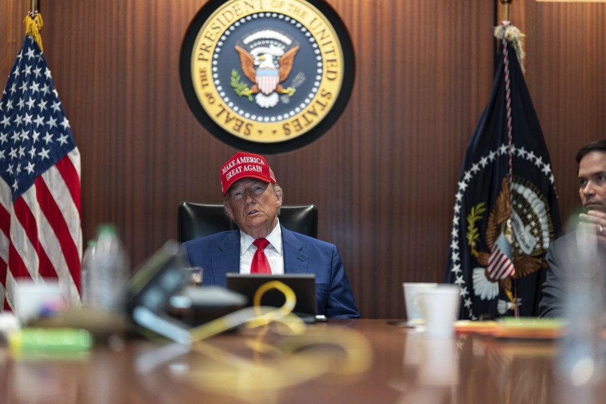 Chce Trump zvrhnúť Chameneího? Naznačil možnosť zmeny režimu v Iráne Chce Trump zvrhnúť Chameneího? Naznačil možnosť zmeny režimu v Iráne
