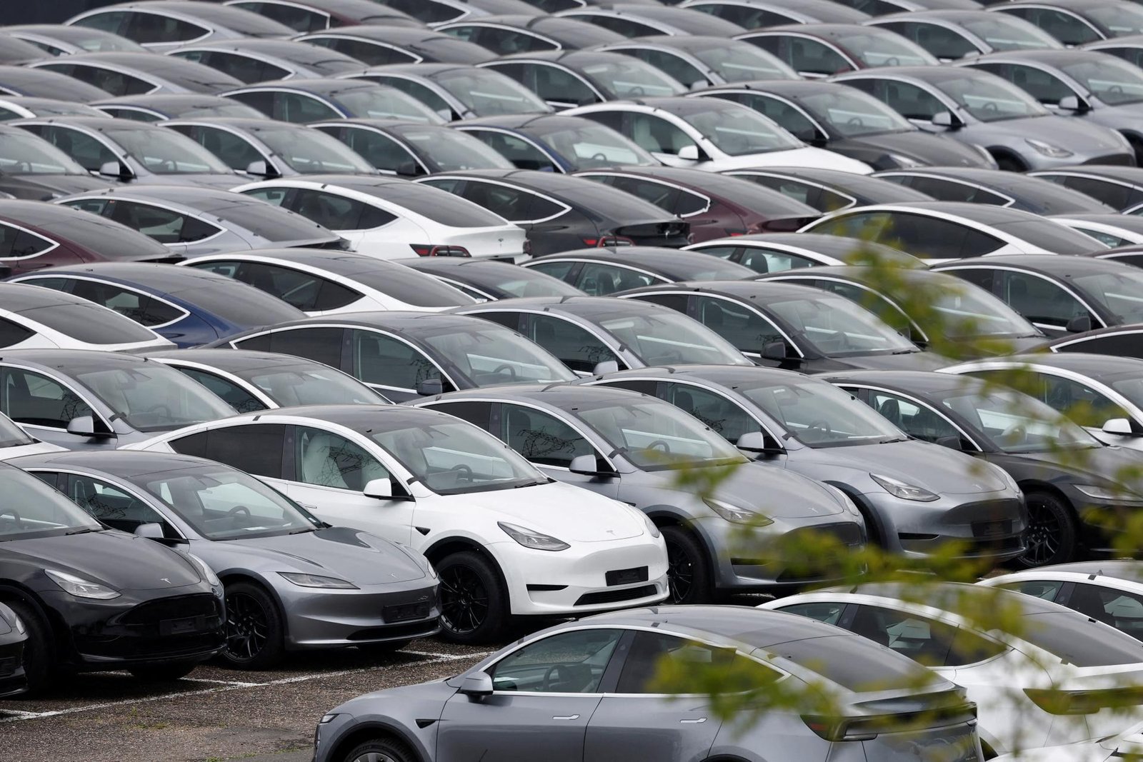 Tesla hľadá nový motor rastu. Investorov má presvedčiť prvé robo-taxi v Texase Tesla hľadá nový motor rastu. Investorov má presvedčiť prvé robo-taxi v Texase