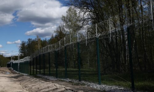 Fínsko pokračuje v stavbe plota na hranici s Ruskom, dokončilo ďalší úsek