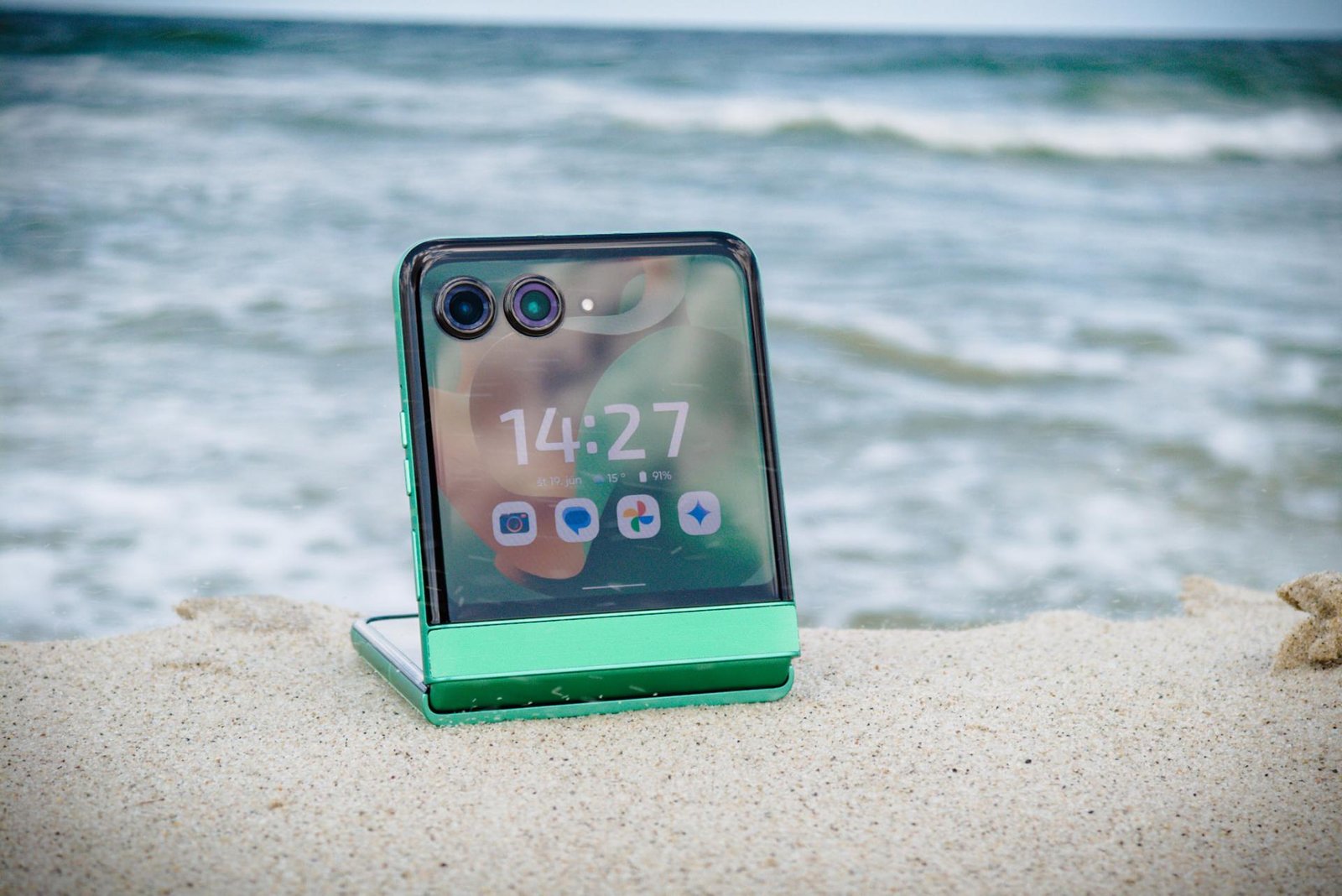 Ani skladací telefón nemusí byť prehnane drahý. Dokázala však Motorola vyvážiť parametre s dostupnou cenou? Ani skladací telefón nemusí byť prehnane drahý. Dokázala však Motorola vyvážiť parametre s dostupnou cenou?