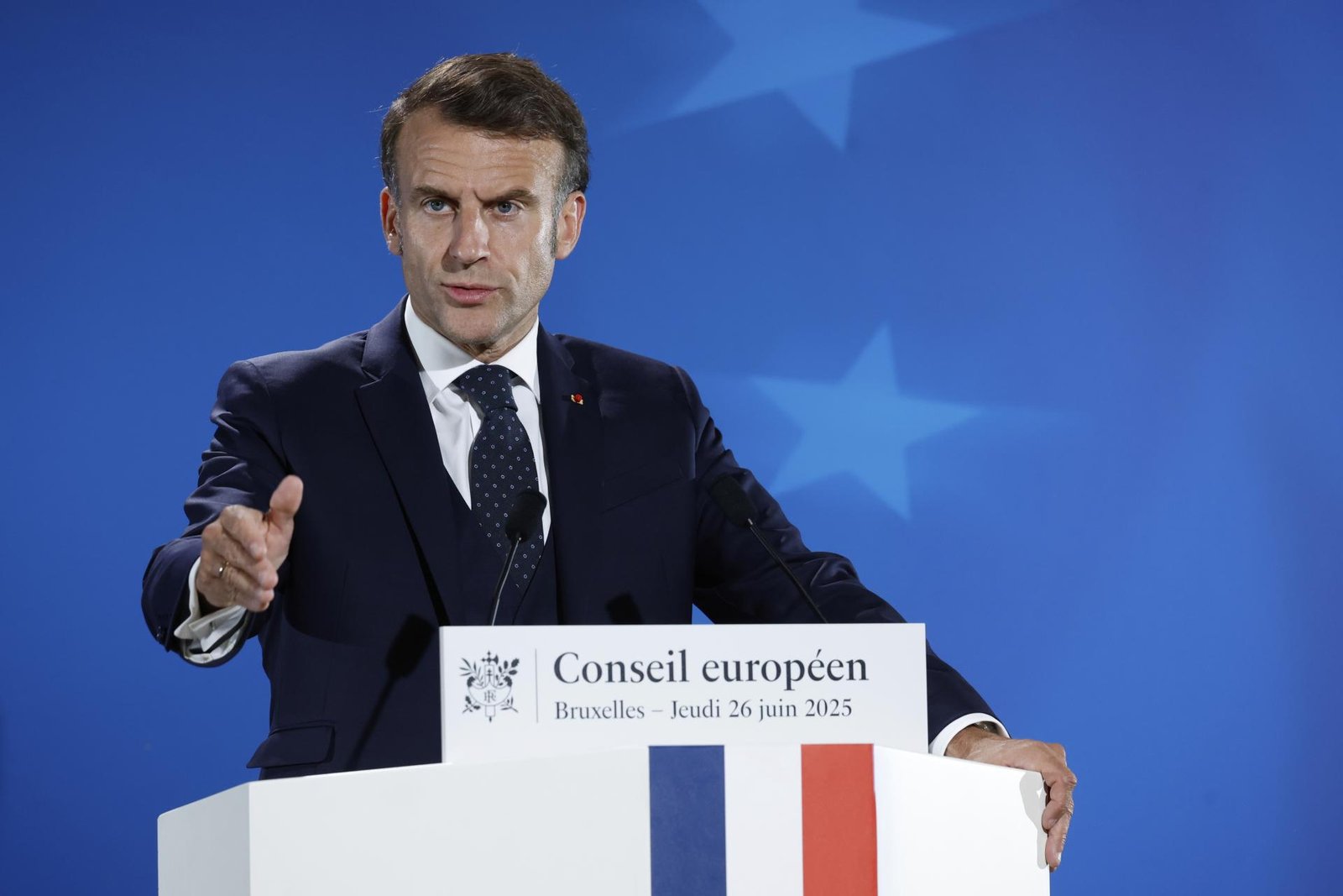 Macron telefonoval s iránskym prezidentom, vyzval na ďalšie rokovania o jadrových otázkach Macron telefonoval s iránskym prezidentom, vyzval na ďalšie rokovania o jadrových otázkach