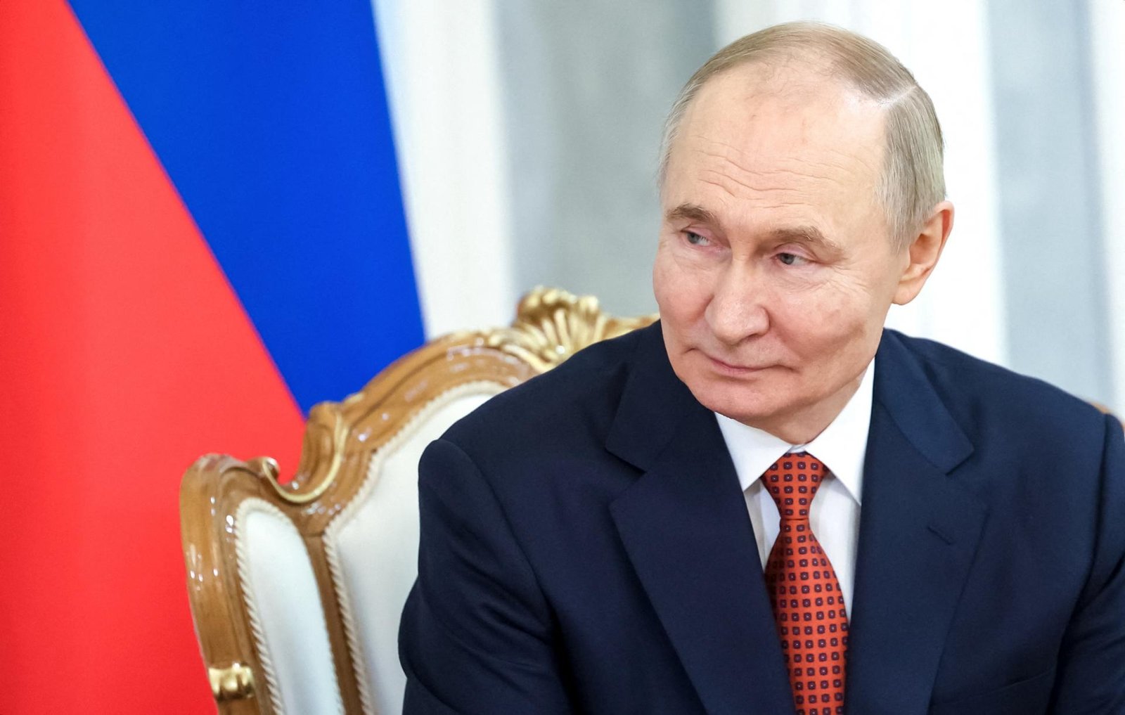 Putin priznáva, že na zbrojenie dáva veľa a chce to zmeniť. Vojenské výdavky spôsobujú v Rusku zdražovanie Putin priznáva, že na zbrojenie dáva veľa a chce to zmeniť. Vojenské výdavky spôsobujú v Rusku zdražovanie