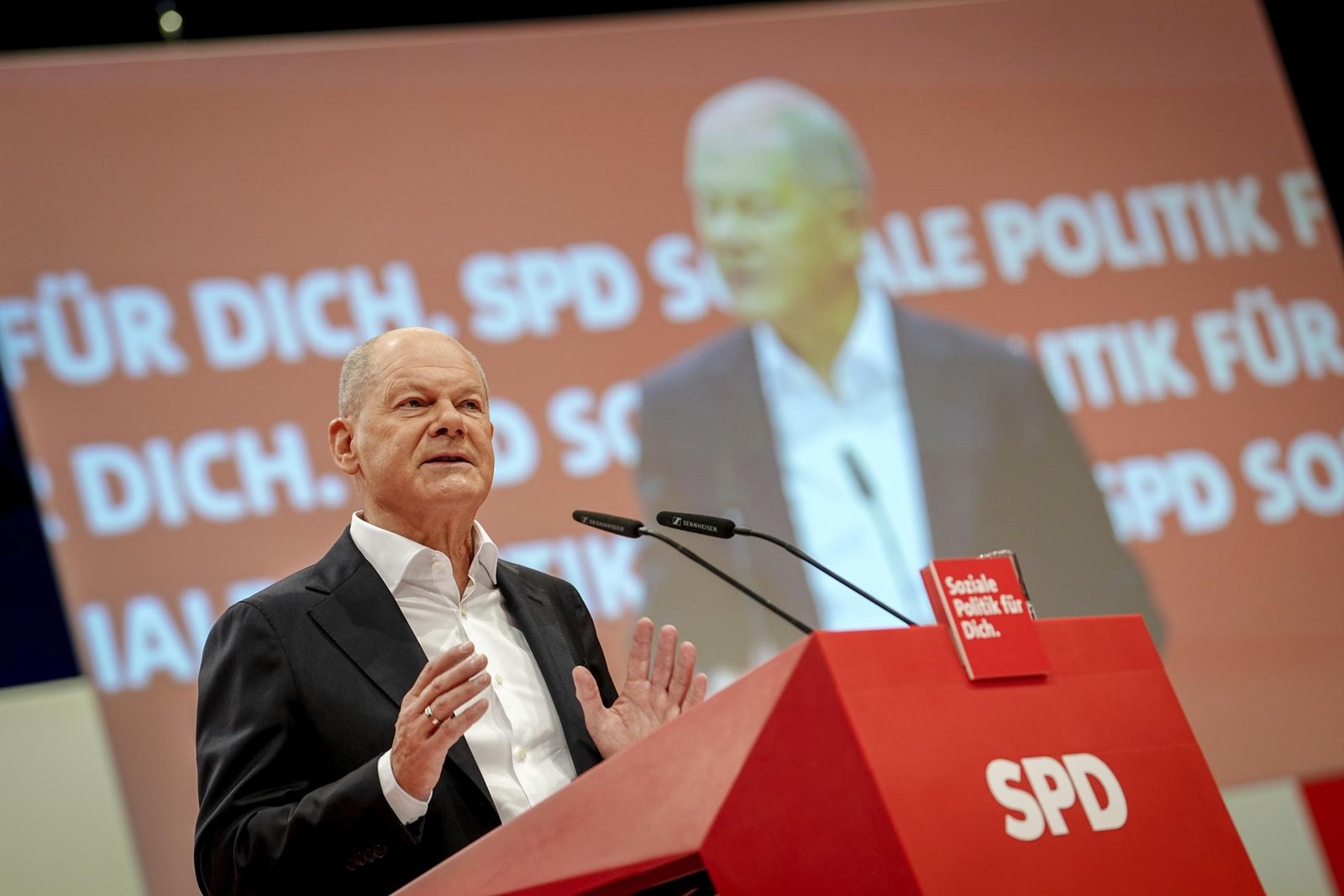 Nemecký exkancelár Scholz varoval spolustraníkov pred ilúziami o zámeroch Ruska Nemecký exkancelár Scholz varoval spolustraníkov pred ilúziami o zámeroch Ruska