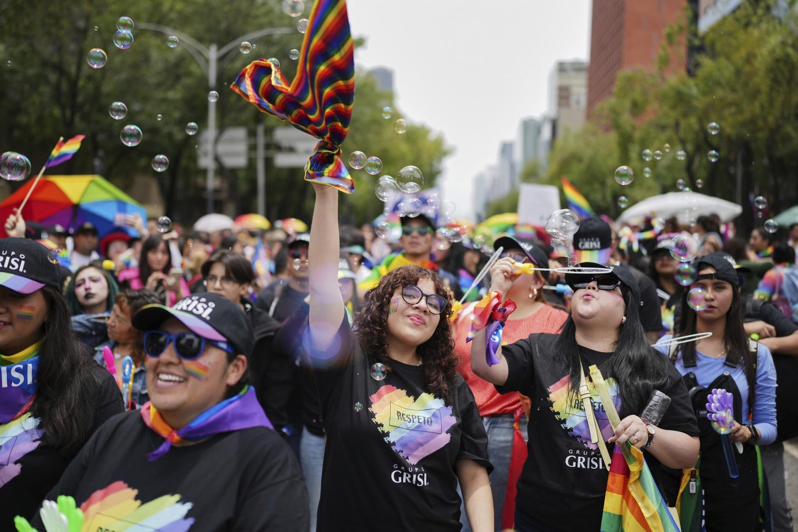 Na pochode Pride sa v hlavnom meste Mexika zúčastnilo približne 800-tisíc ľudí Na pochode Pride sa v hlavnom meste Mexika zúčastnilo približne 800-tisíc ľudí