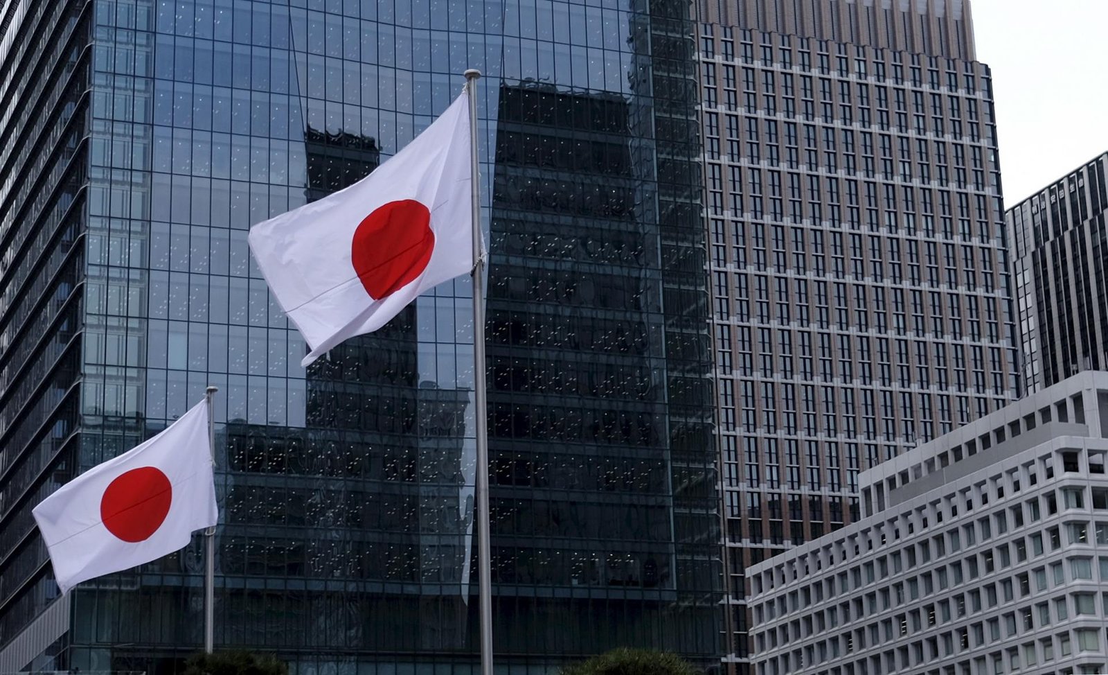Fúzie a akvizície japonských firiem dosiahli v 1. polroku rekordnú hodnotu, trend má podľa bankárov pokračovať Fúzie a akvizície japonských firiem dosiahli v 1. polroku rekordnú hodnotu, trend má podľa bankárov pokračovať