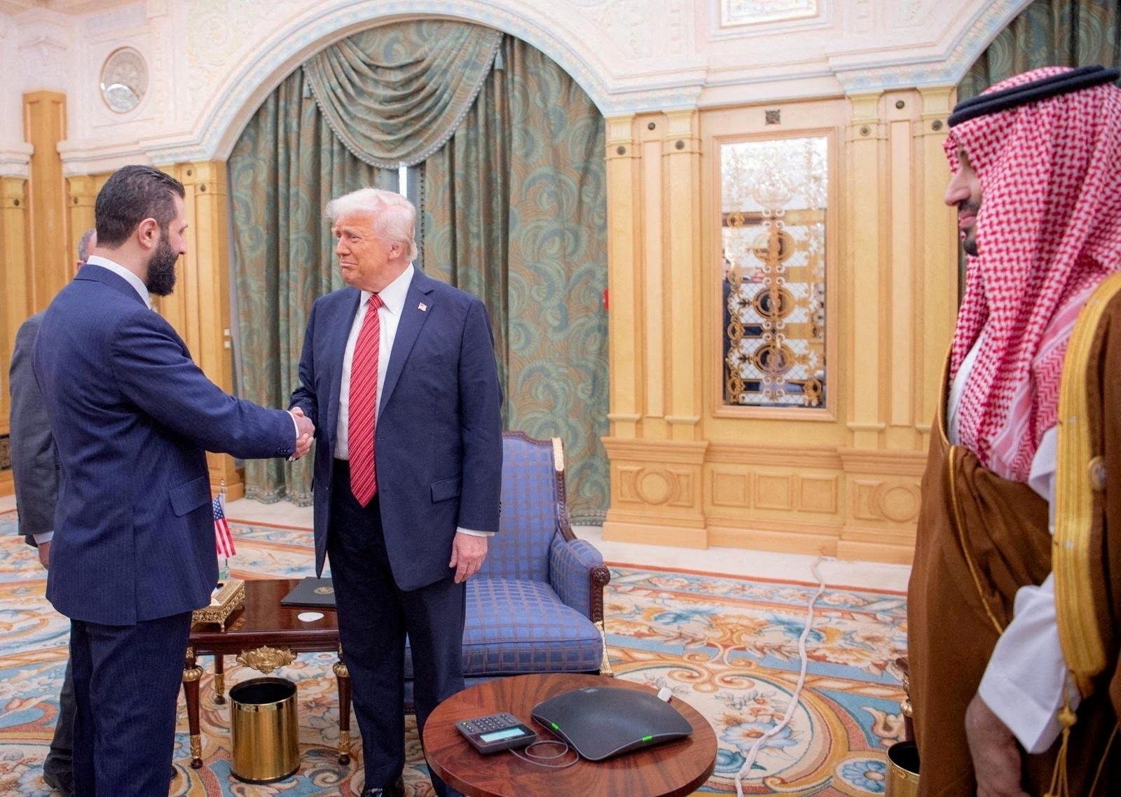 Trump dnes výnosom zruší sankcie uvalené na Sýriu, oznámil Biely dom Trump dnes výnosom zruší sankcie uvalené na Sýriu, oznámil Biely dom