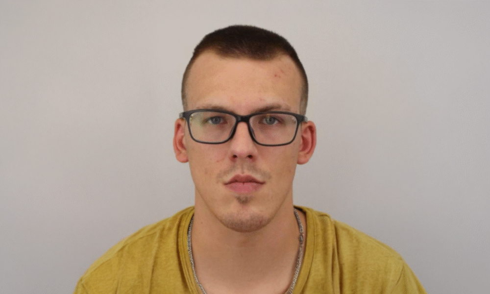 Policie pátrá po muži z Jičínska: Řekl, že jede k matce, ale nedojel. Od té doby je nezvěstný