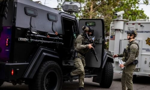 Muž zaútočil na proizraelské shromáždění v USA. Zranil šest lidí, policie mu zabavila plamenomet