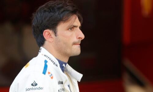 Nepomohol ani reštart. Carlos Sainz prvýkrát nebodoval na domácich pretekoch