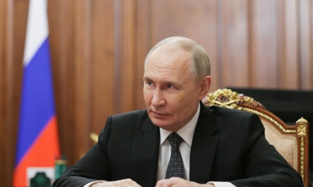 Jsem připraven na setkání se Zelenským, tvrdí Putin. Naznačil, kdy by k němu mohlo dojít