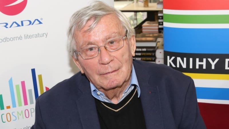 Legendární komentátor Suchánek slaví 89 let. Nevím, ve kterém krematoriu to udělat, říká hořce