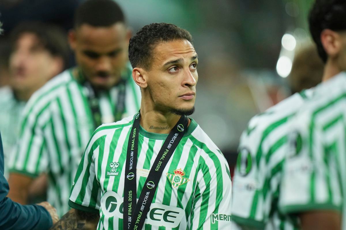 Vážny záujemca prišiel s netradičnou ponukou. Manchester United by prišiel o 69 miliónov