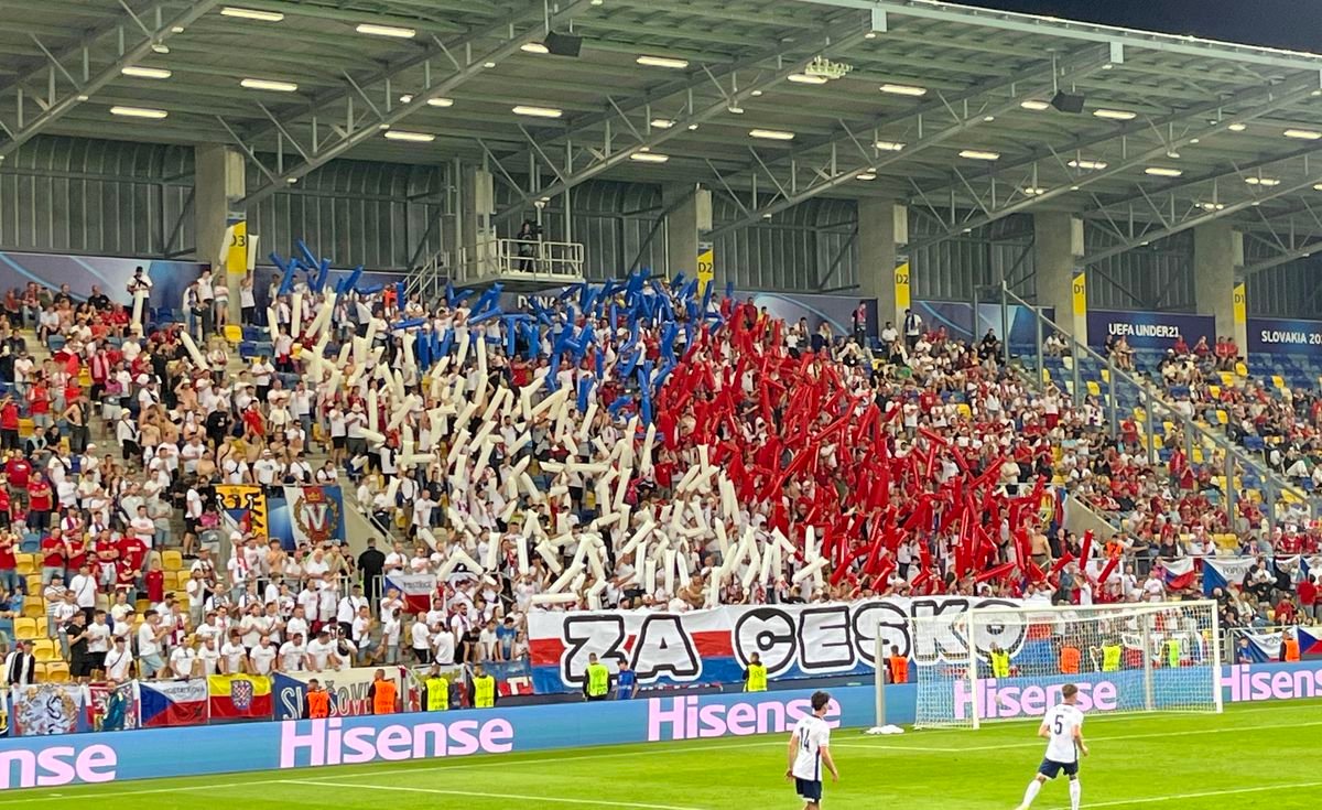 VIDEO Atmosféra, akú môžeme iba ticho závidieť! Pozrite sa, čo predviedli fanúšikovia Česka na štadióne DAC VIDEO Atmosféra, akú môžeme iba ticho závidieť! Pozrite sa, čo predviedli fanúšikovia Česka na štadióne DAC