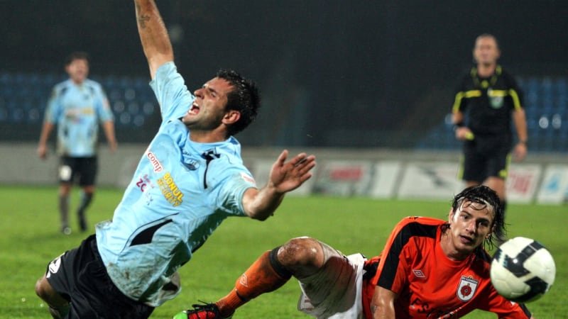 Zemřel slovenský prvoligový fotbalista Marek Košút. Bývalému reprezentantovi bylo 36 let Zemřel slovenský prvoligový fotbalista Marek Košút. Bývalému reprezentantovi bylo 36 let