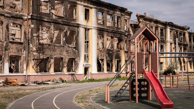 Dronový teror v Charkově: Desítky zraněných a mrtví civilisté. Útok zasáhl i dětské hřiště Dronový teror v Charkově: Desítky zraněných a mrtví civilisté. Útok zasáhl i dětské hřiště