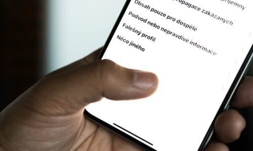 Okopírovali vám podvodníci profil na Facebooku? Varujte své přátele a řiďte se těmito radami