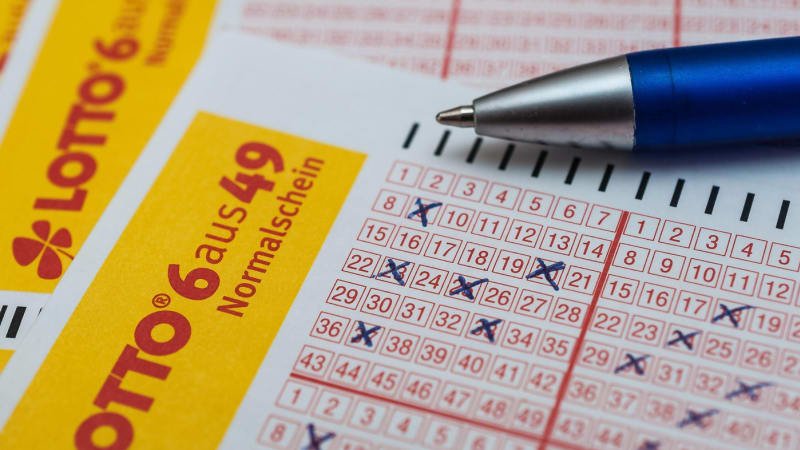 Skandál v Norsku: Tisíce lidí vyhrály miliony v loterii, místo peněz přišla studená sprcha Skandál v Norsku: Tisíce lidí vyhrály miliony v loterii, místo peněz přišla studená sprcha