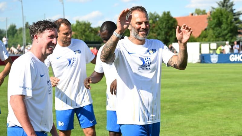 Šmicer přilákal do Chaber české ikony i hvězdy Liverpoolu. Dorazili Heskey, Dudek nebo Fowler Šmicer přilákal do Chaber české ikony i hvězdy Liverpoolu. Dorazili Heskey, Dudek nebo Fowler