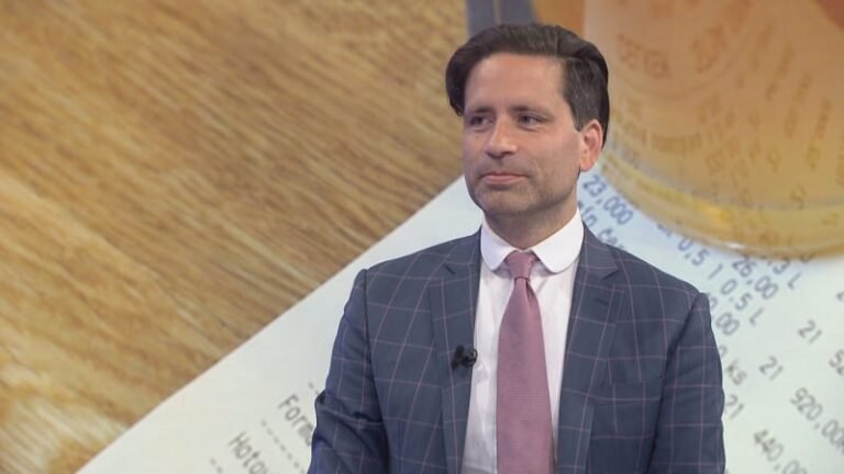 Cenový paradox podle kovandy: češi si za obědy v restauraci připlatí, i když potraviny zlevňují